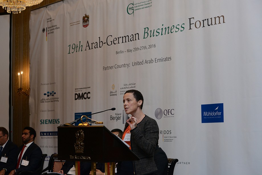 Krysta Fox (DMCC Free Zone) spricht beim 19. Ghorfa Wirtschaftsforum 2016