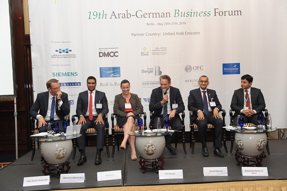 Hans Henrik Christensen (Dubai Silicon Oasis Authority), Mohamed Al Musharrakh (Sharjah Investment and Development Authority), Krysta Fox (DMCC Free Zone), Felix Neugart (German Emirati Joint Council for Industry and Comerce), Ahmed Baghoum (Free Zone Masdar City) und Mohammed Ahmed Al Hamri (Dubai Silicon Oasis Authority)